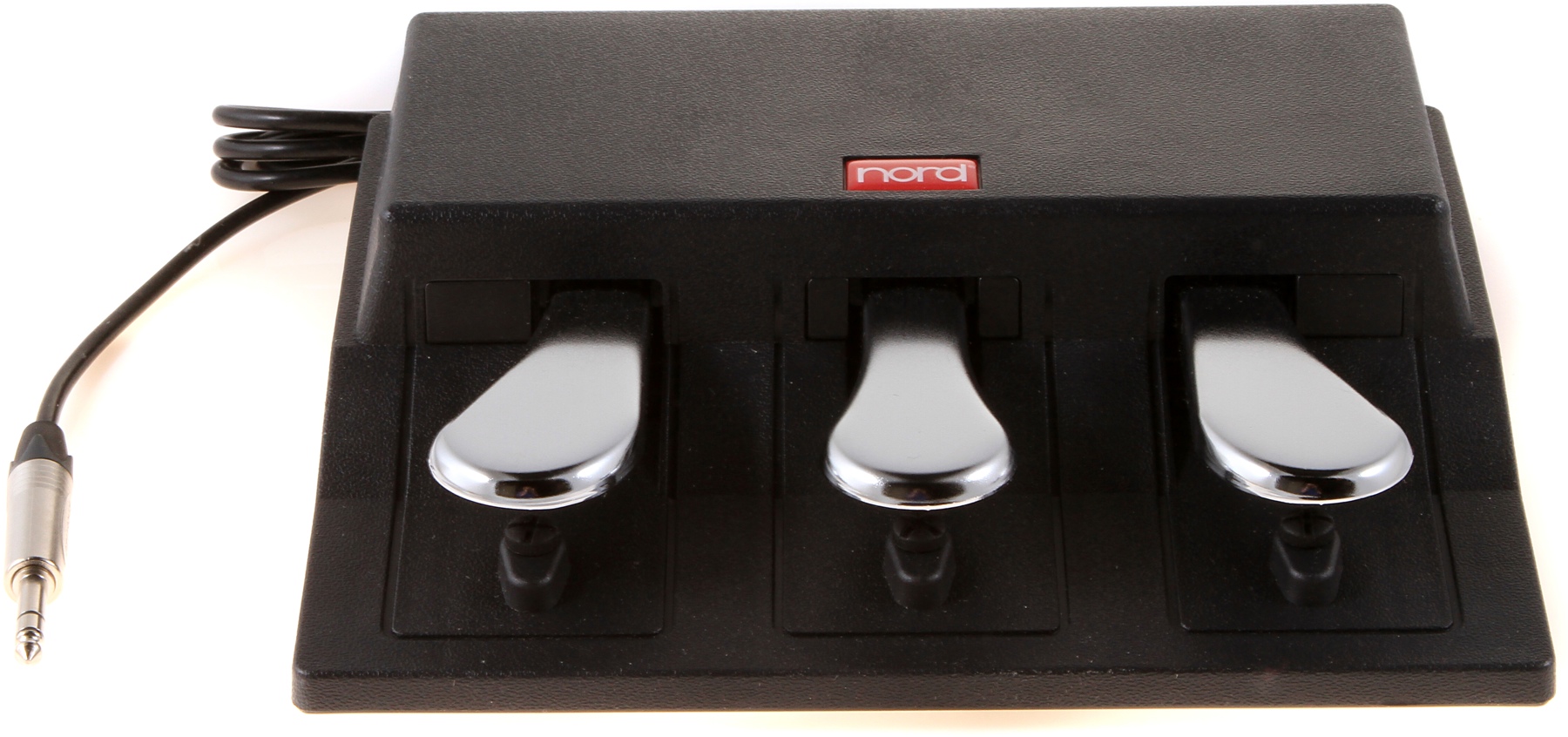 Clavia Nord Triple Pedal по цене 17&nbsp;410 ₽