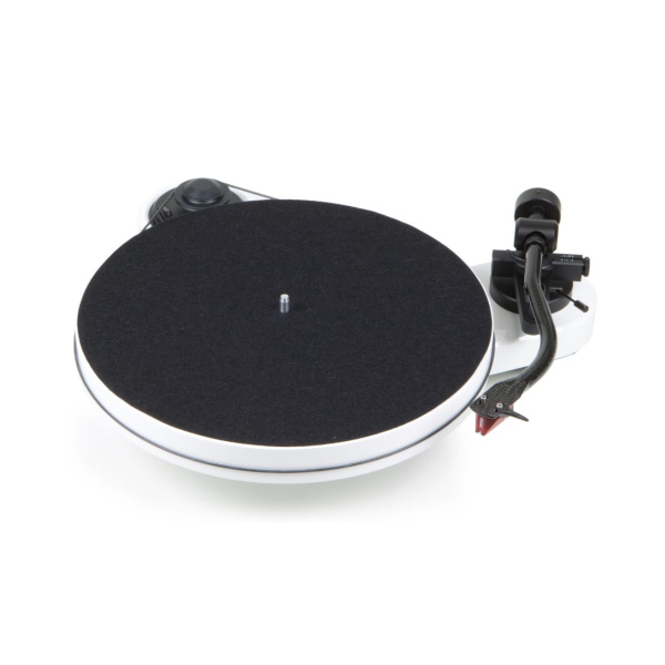 Pro-Ject RPM 1 Carbon 2M Red High-Gloss White по цене 53&nbsp;310 ₽