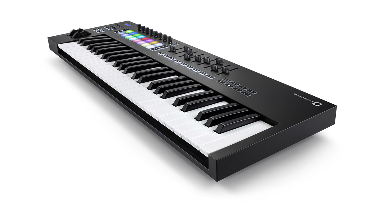 Novation Launchkey 49 MK3 по цене 33&nbsp;760 ₽