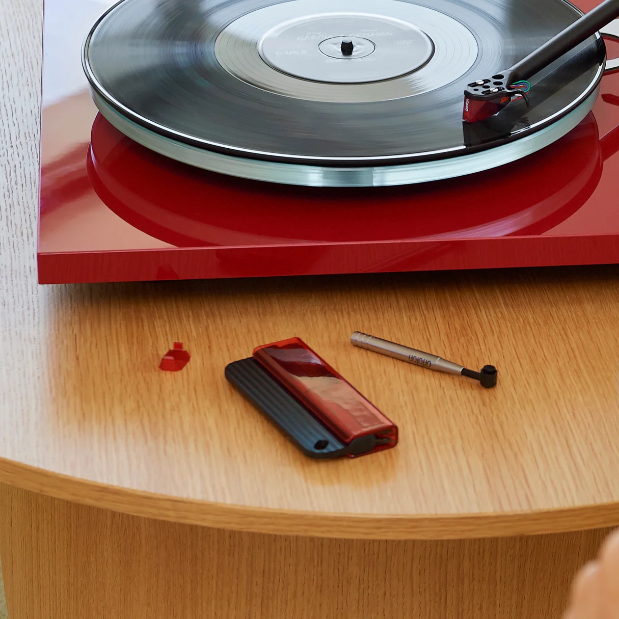 Ortofon Brush Red по цене 3&nbsp;260 ₽