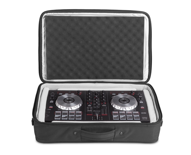 UDG Urbanite MIDI Controller Sleeve Medium Black по цене 8&nbsp;050 ₽