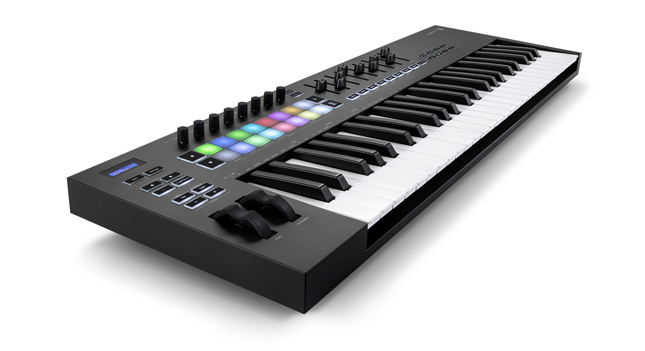 Novation Launchkey 49 MK3 по цене 33&nbsp;760 ₽
