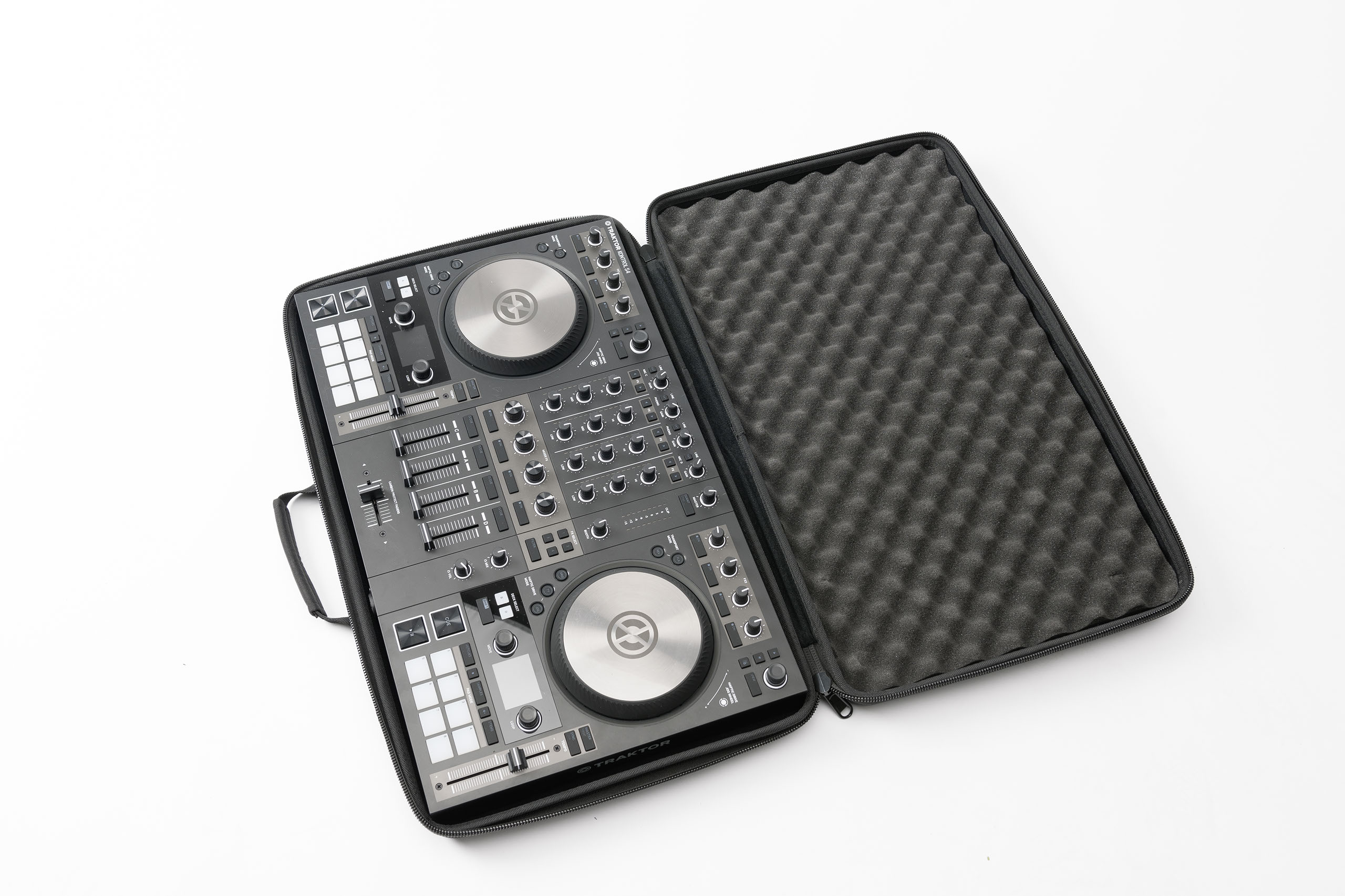 Magma CTRL Case S4 MK3 black/black по цене 8&nbsp;030 ₽