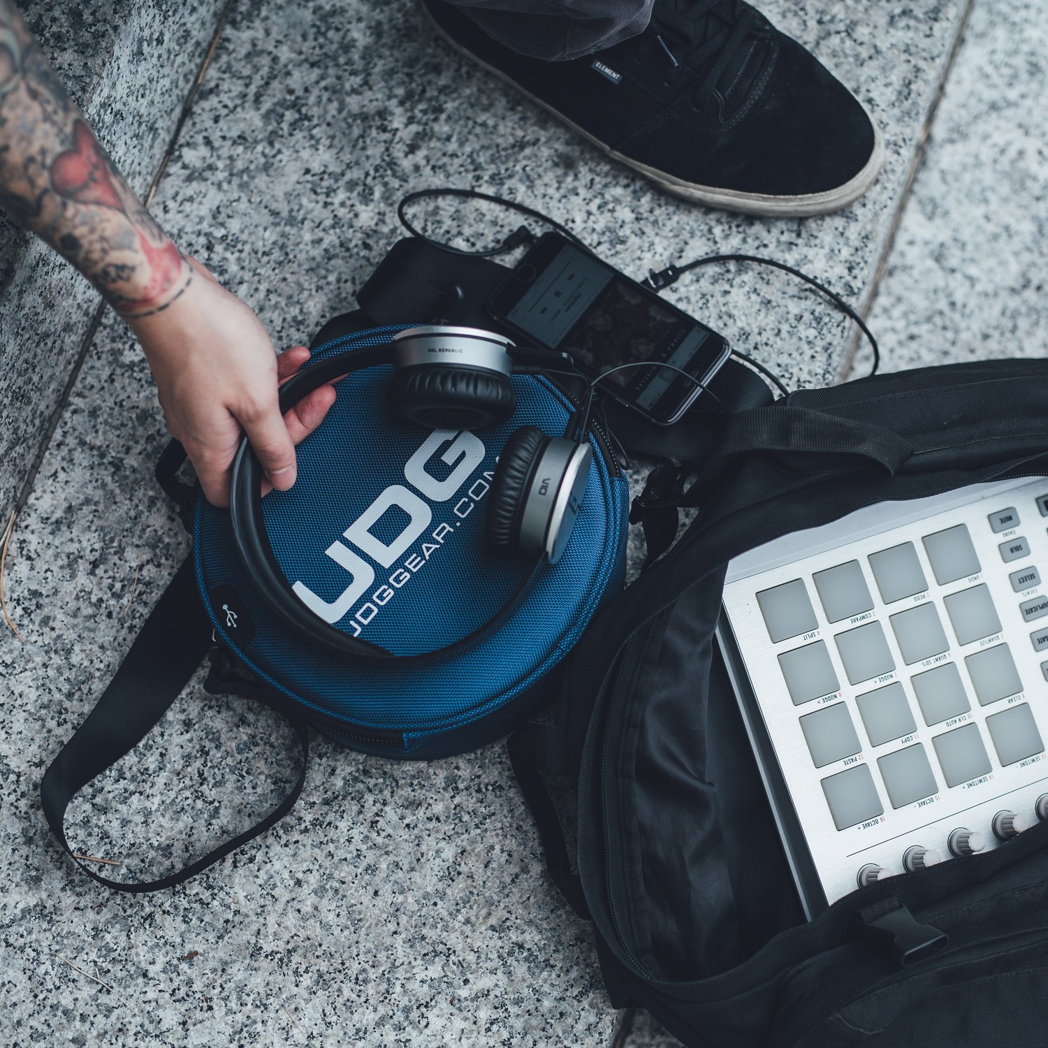 UDG Ultimate DIGI Headphone Bag Dark Blue по цене 5&nbsp;750 ₽