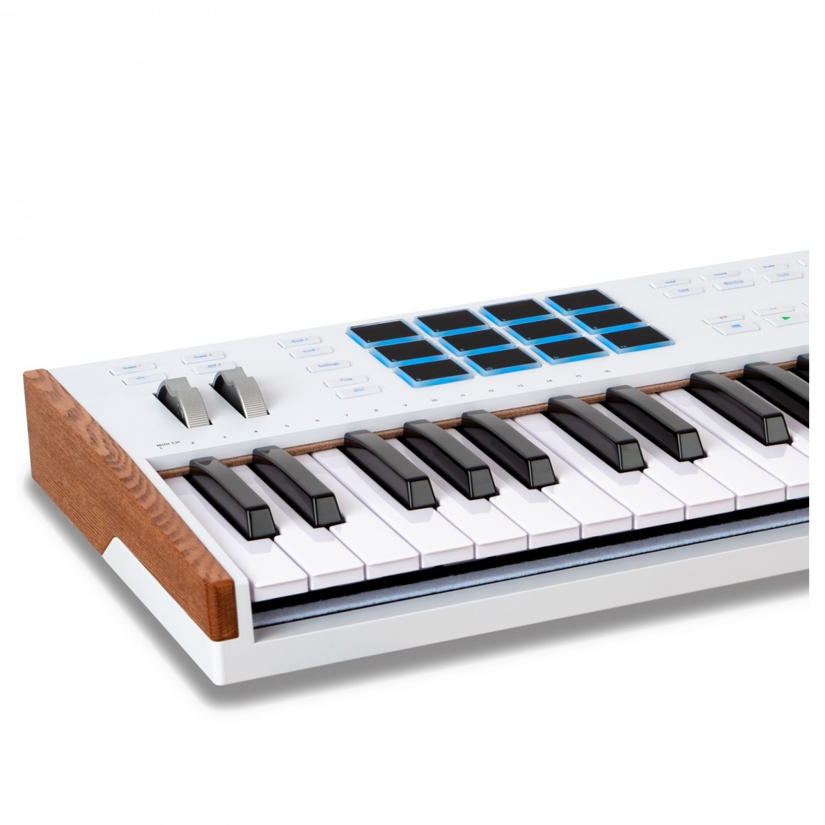 Arturia KeyLab 61 MK3 White по цене 53&nbsp;540 ₽
