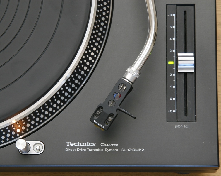 Аренда виниловых проигрывателей Technics SL-1200 MK2 (1шт.) по цене 2 500.00 ₽