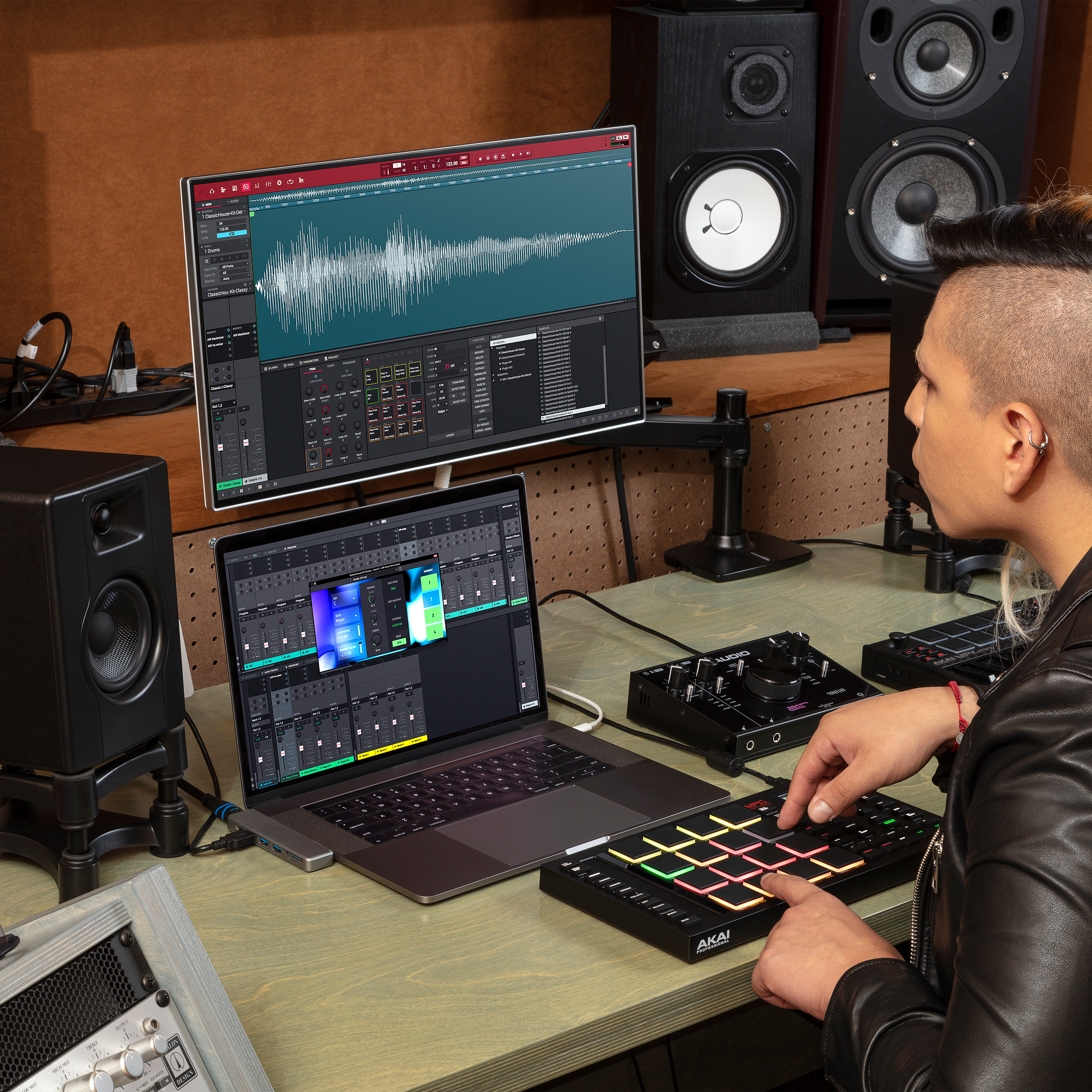 Akai Pro MPC Studio 2 по цене 21&nbsp;650 ₽