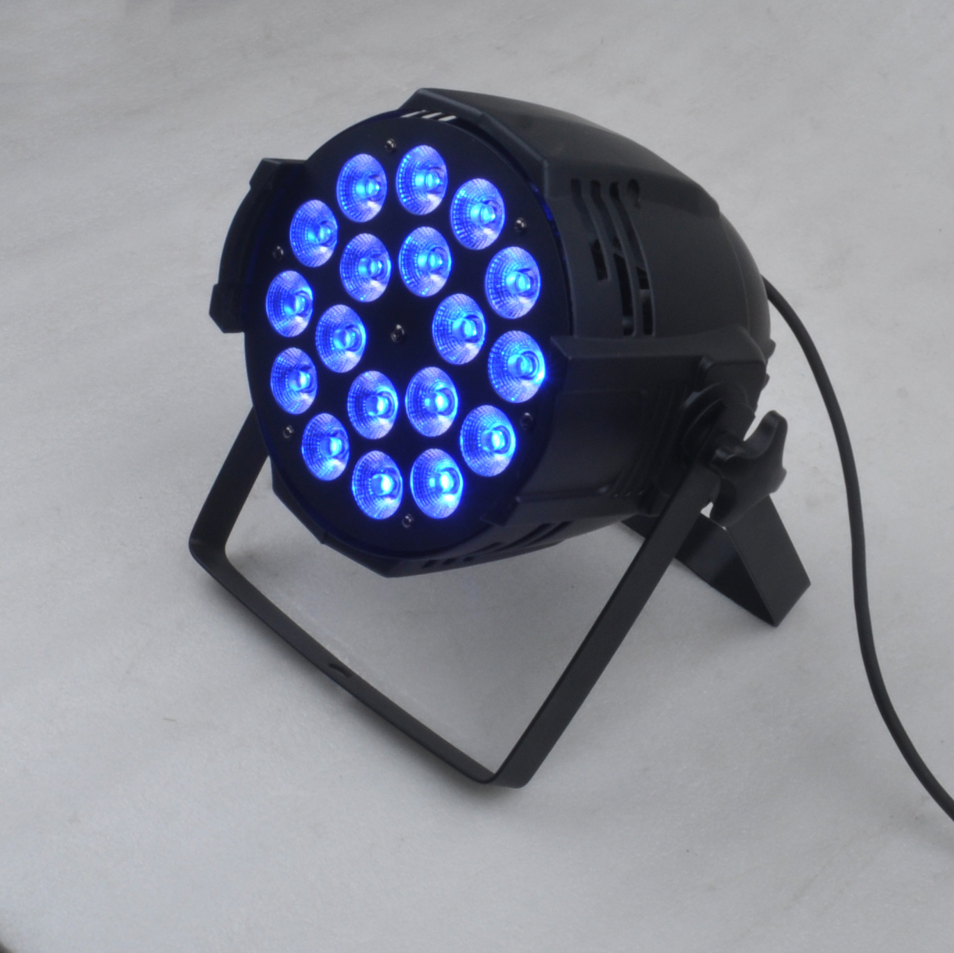 Proton Lighting PL PAR 18-15 RGBWA+UV 25° по цене 24&nbsp;960 ₽