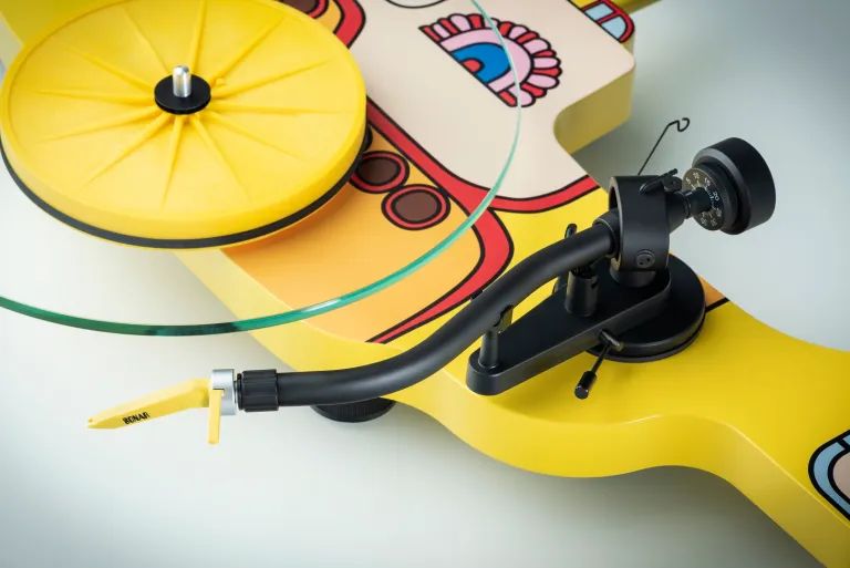 Pro-Ject The Beatles Yellow Submarine по цене 87&nbsp;920 ₽