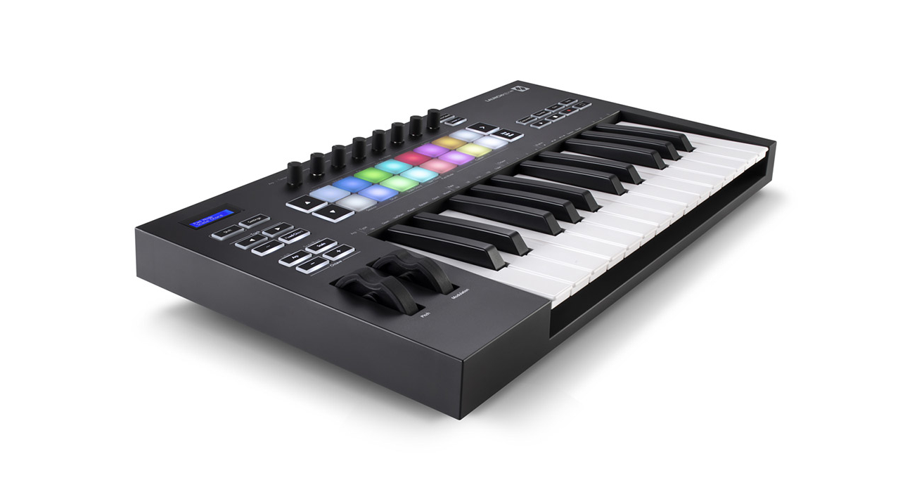 Novation Launchkey 25 MK3 по цене 23&nbsp;911.36 ₽