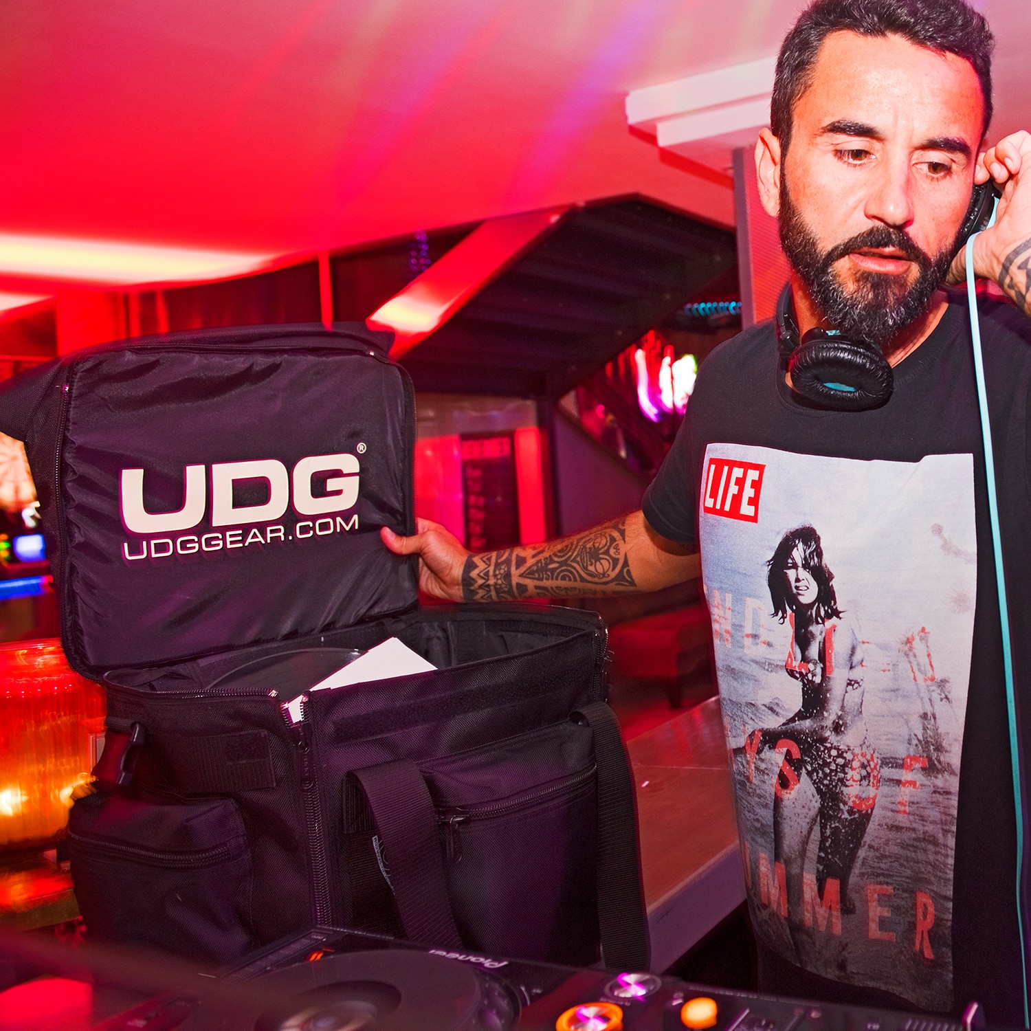 UDG Ultimate SoftBag LP 90 Slanted Black по цене 16&nbsp;100 ₽