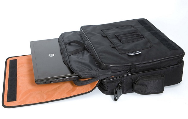UDG Ultimate CourierBag DeLuxe Black/Orange Inside по цене 10&nbsp;350 ₽