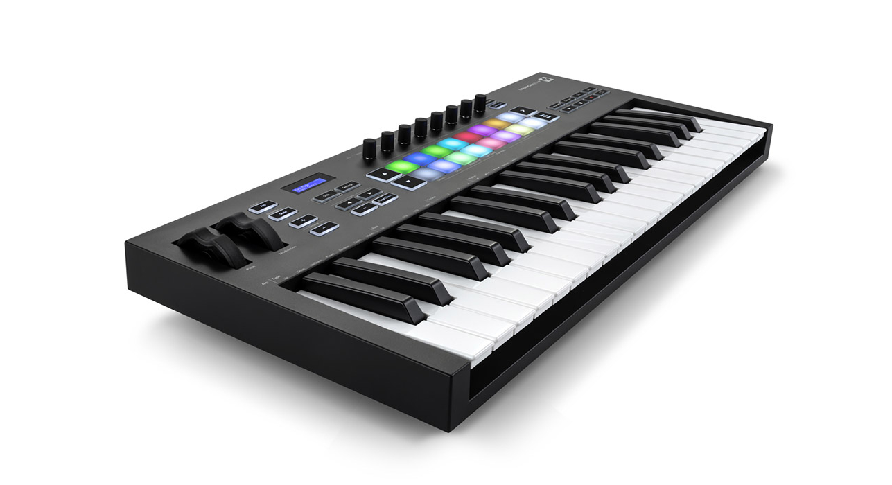 Novation Launchkey 37 MK3 по цене 24&nbsp;270 ₽