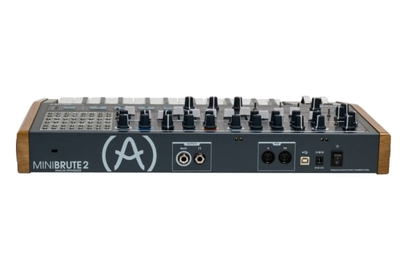 Arturia MiniBrute 2 по цене 79&nbsp;380 ₽