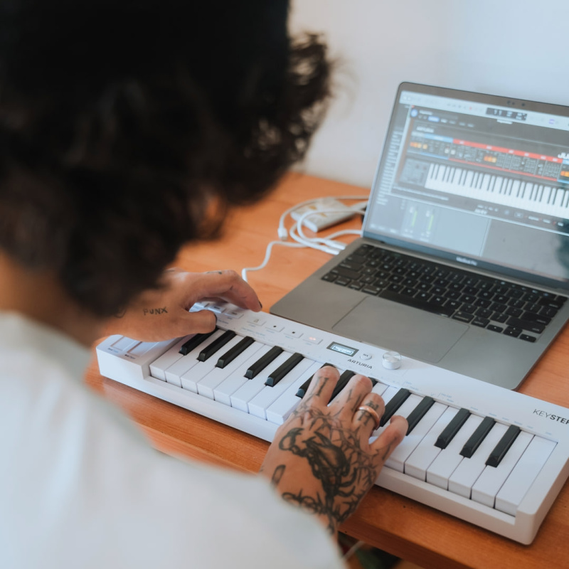 Arturia KeyStep mk2 - второе поколение популярного контроллера