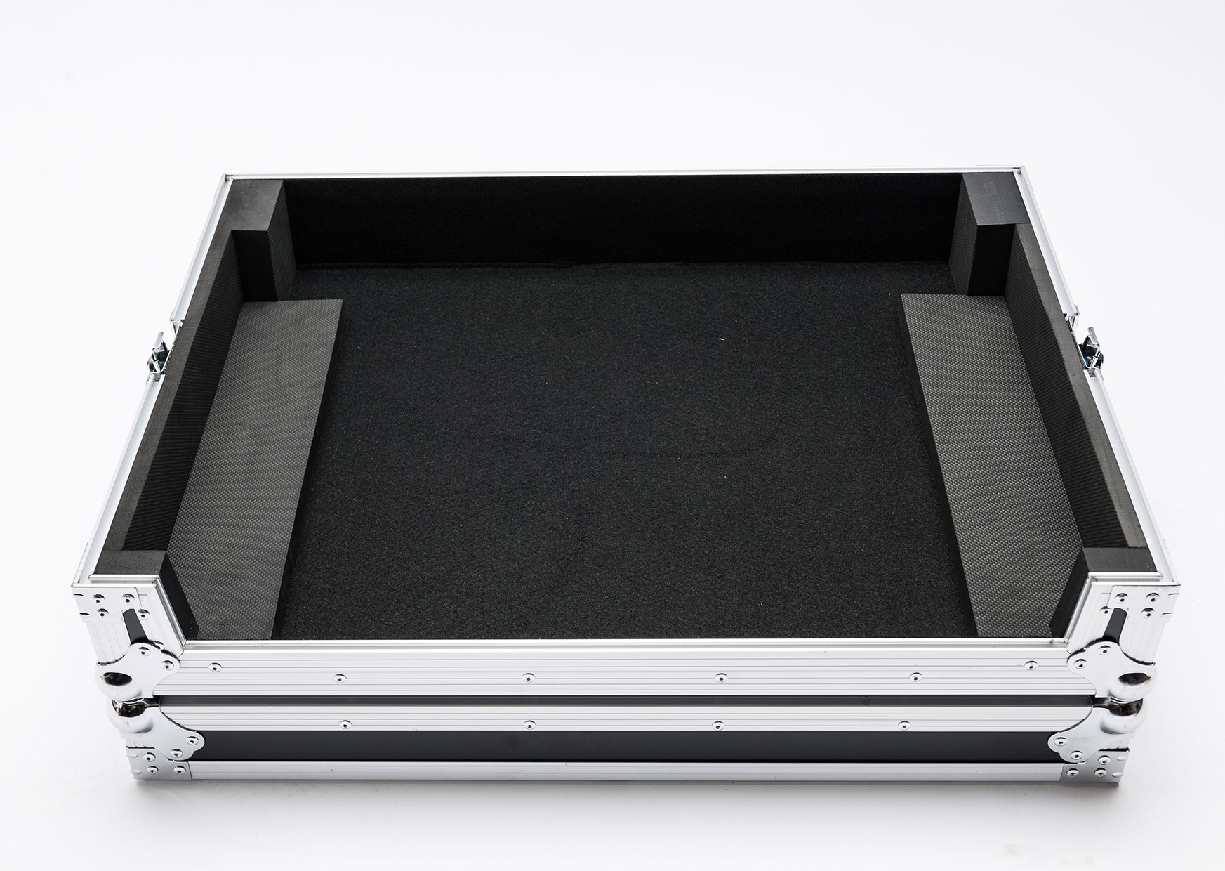 Magma DJ-Controller Case Prime 4 black/silver по цене 35&nbsp;270 ₽
