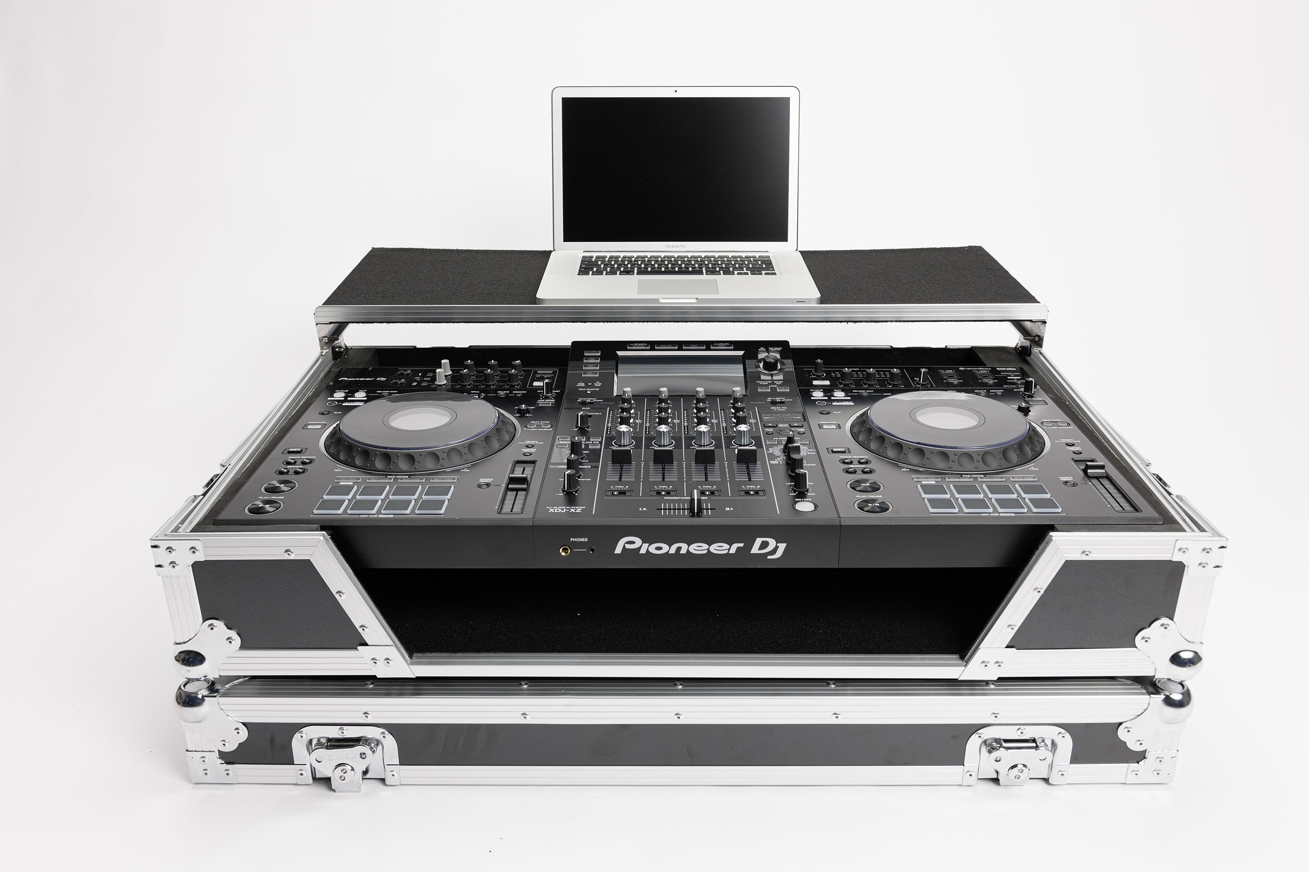 Magma DJ-Controller Workstation XDJ-XZ 19" по цене 53&nbsp;460 ₽