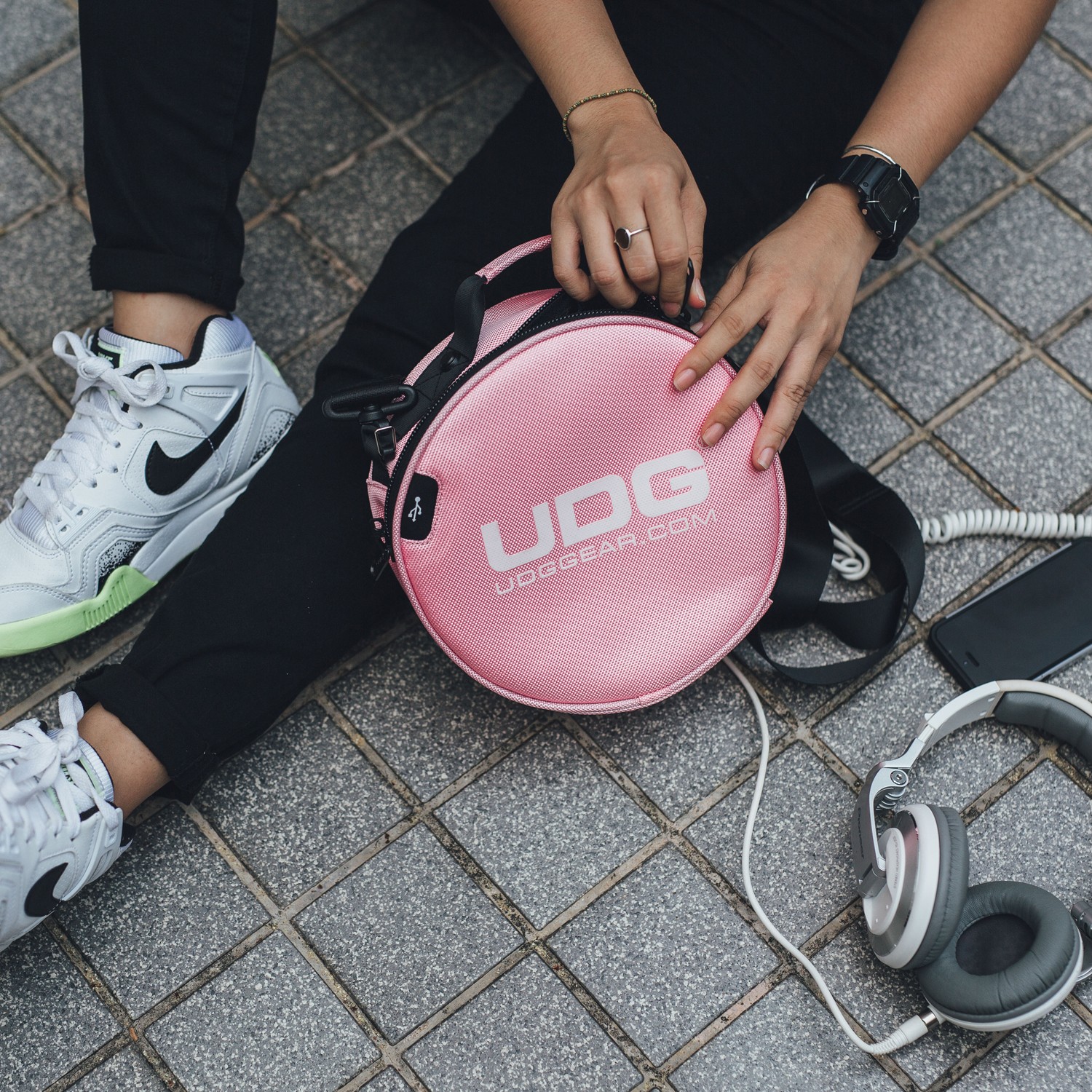 UDG Ultimate DIGI Headphone Bag Pink по цене 5&nbsp;750 ₽