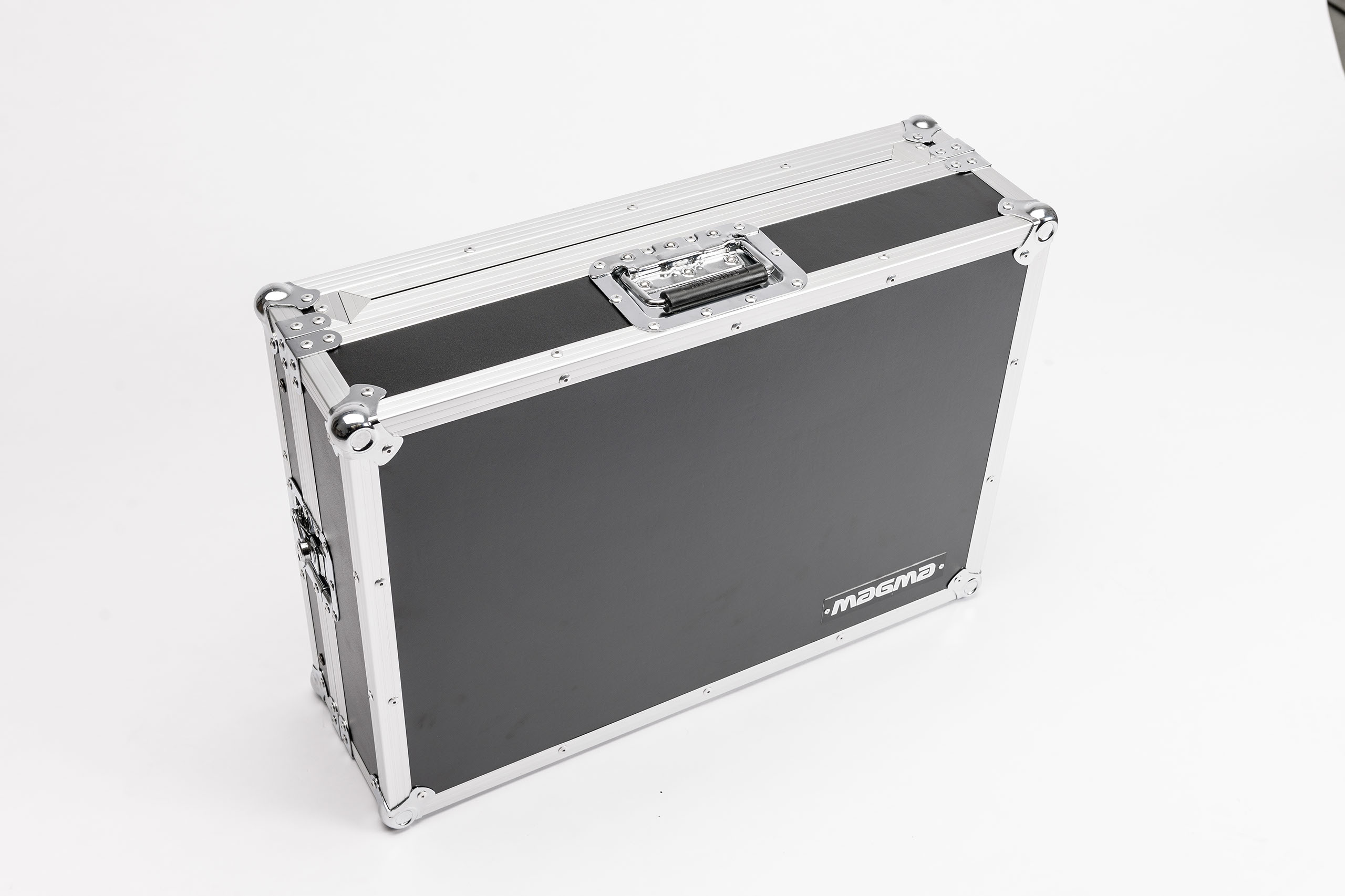 Magma DJ-Controller Workstation NS6 по цене 30&nbsp;690 ₽