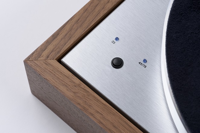 Pro-Ject The Classic Evo (MC Quintet Red) Walnut по цене 185&nbsp;000 ₽