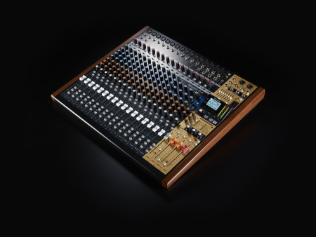 Tascam Model 24 по цене 187&nbsp;110 ₽