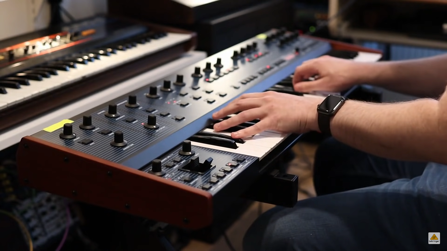 Behringer | Выпустили ролики с демонстрацией синтезатора UB-Xa