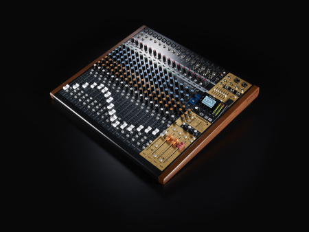 Tascam Model 24 по цене 187&nbsp;110 ₽